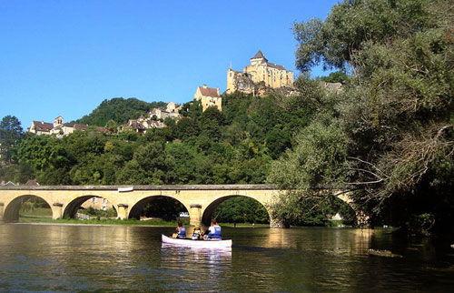 Canoeing on the Dordogne Canoeing on the Dordogne